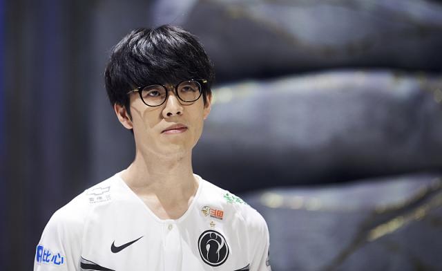 【数据前瞻】 LNG Esports vs Oh My God 双方下路能否为团队兜住底